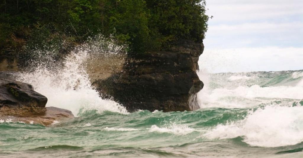 large waves on Lake Superior
